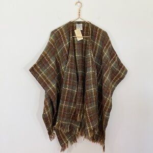 Boyne Valley Weavers NWT Wool Blend Plaid Check Shawl Sweater Cape Ireland‎